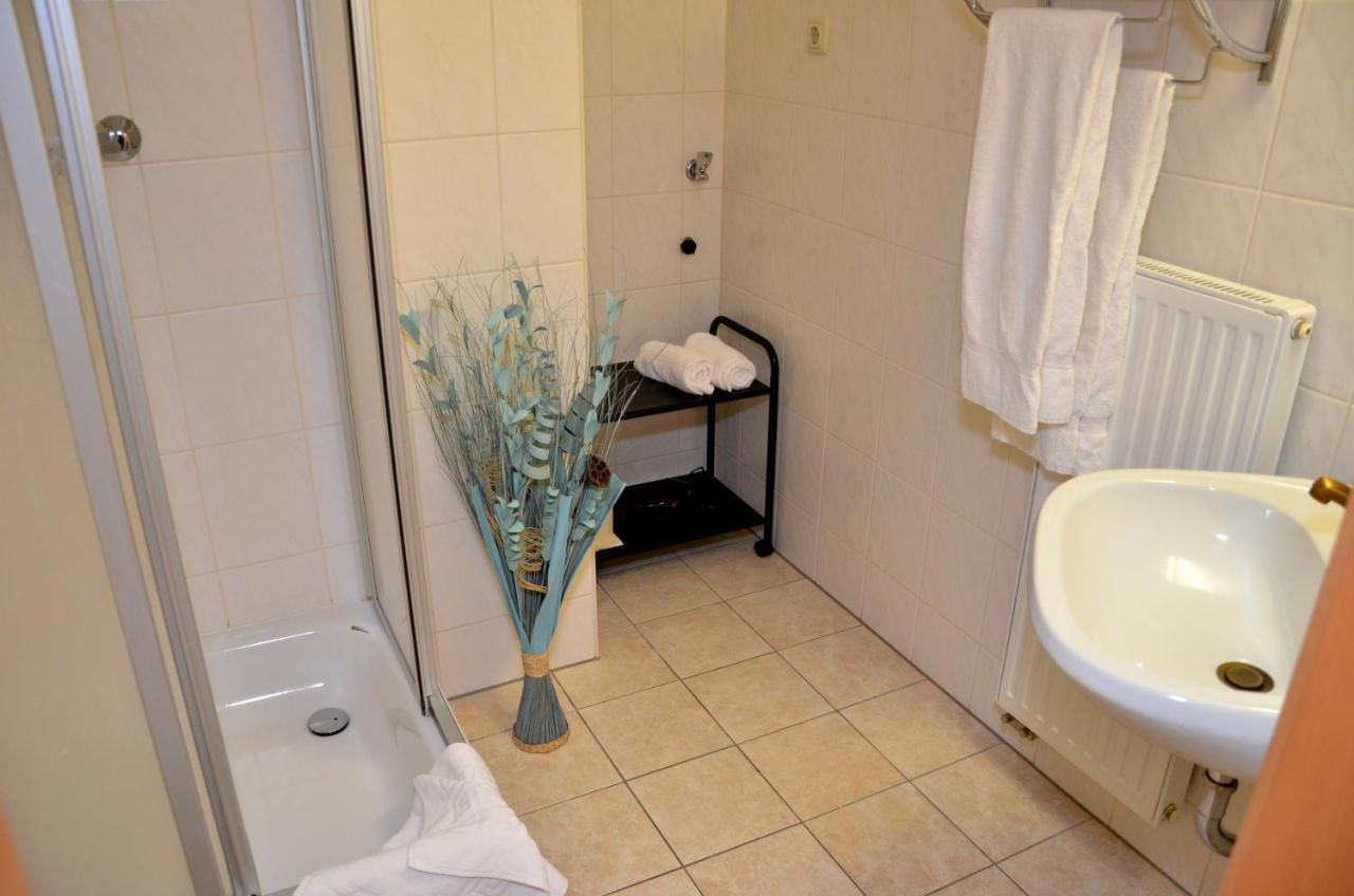 Hotel Vierenstrasse Neudorf  Eksteriør billede